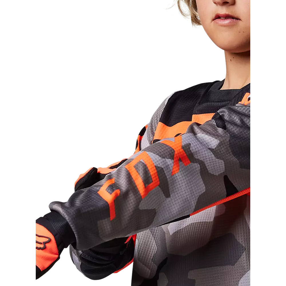 Polera Moto Niño 180 BKNR Camo Gris/Naranjo Fox