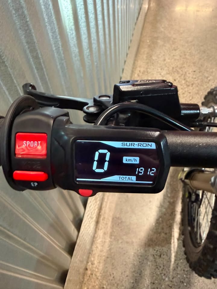 Moto Electrica Sur-Ron Light Bee X Usada