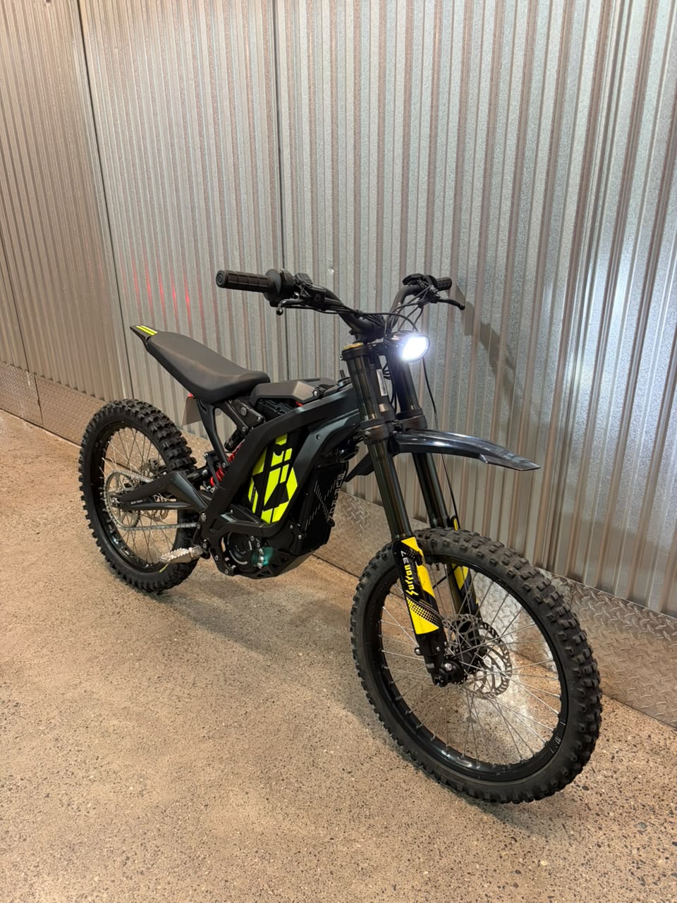 Moto Electrica Sur-Ron Light Bee X Usada