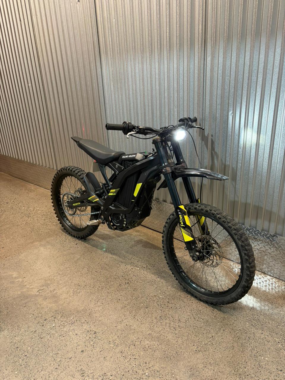 Moto Electrica Sur-Ron Light Bee X Usada